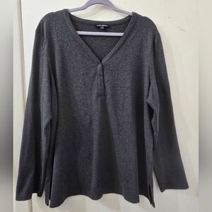 Black Long Sleeve V-Neck Top